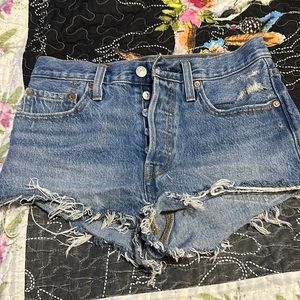 Levi’s size 27